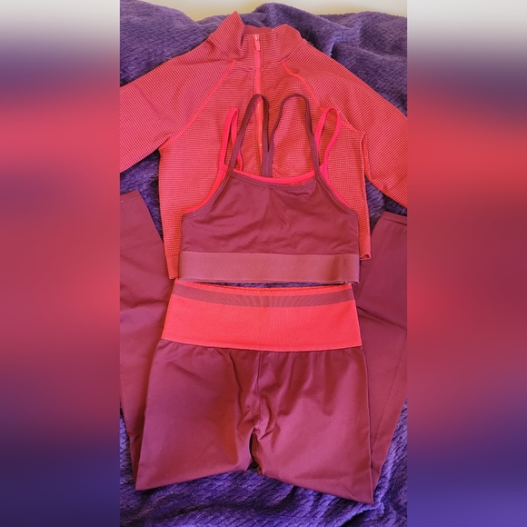 Fabletics 3-piece SEAMLESS set - Picture 9 of 10